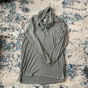 Motherhood Maternity Oversized Sweater/Sweatshirt-Size Small-fits like a Medium)